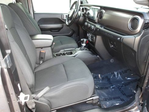 Used 2020 Jeep Wrangler Sport AWD/4WD image 12