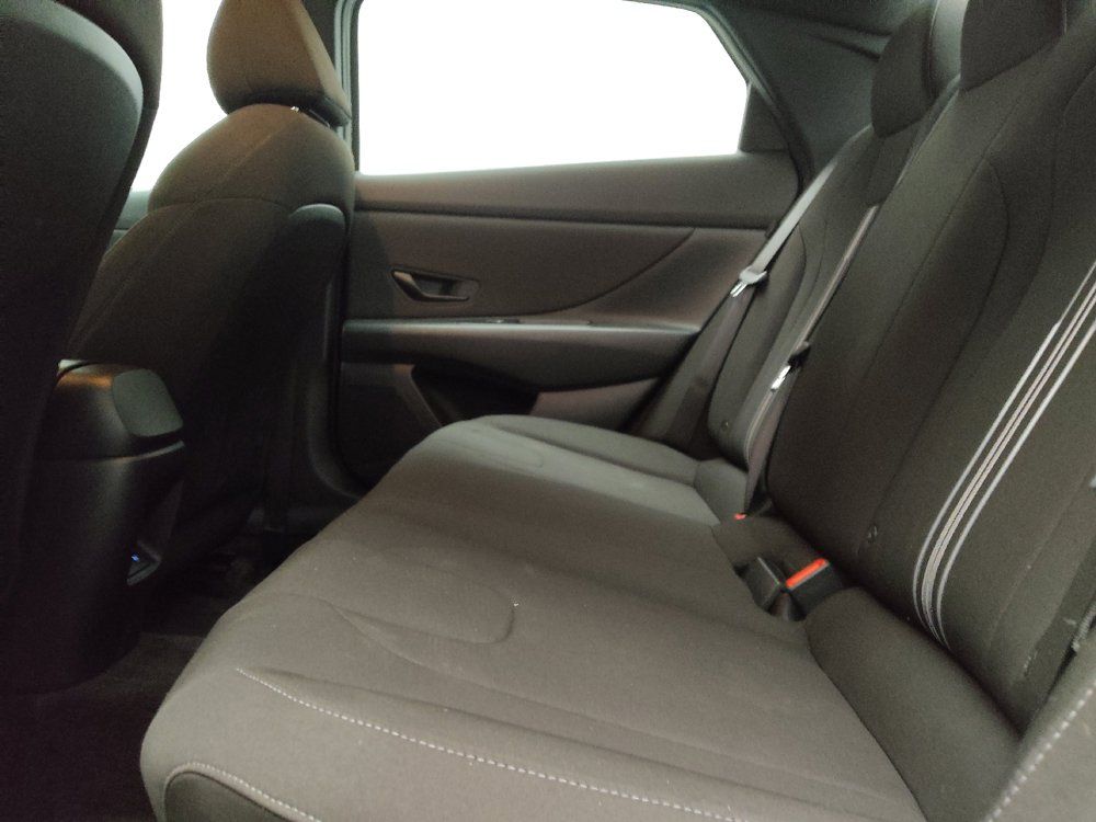 Used 2025 Hyundai Elantra Sport FWD image 18