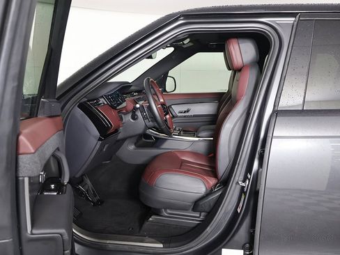 Used 2023 Land Rover Range Rover Sport SE Dynamic image 31