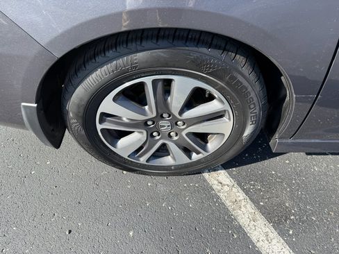 Used 2016 Honda Odyssey Touring Elite image 32