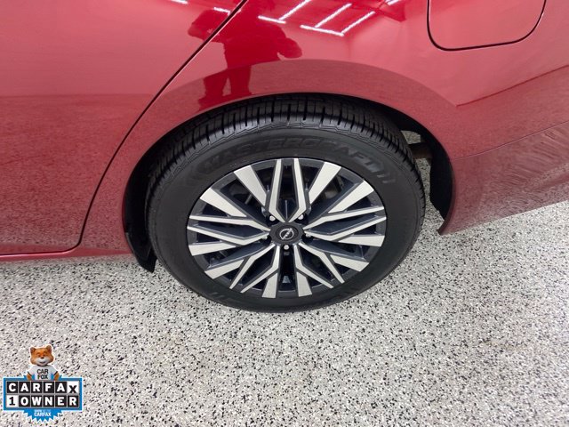 Used 2025 Nissan Altima 2.5 SV FWD image 12