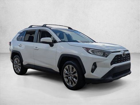 Certified 2019 Toyota RAV4 XLE Premium image 3
