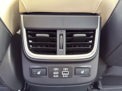 Used 2025 Subaru Legacy Limited image 37