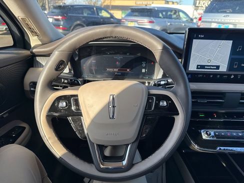 Used 2023 Lincoln Corsair AWD w/ Equipment Group 101A image 12