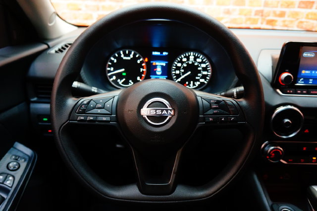 Certified 2025 Nissan Sentra S FWD image 11