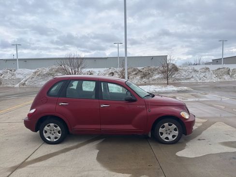 Used 2006 Chrysler PT Cruiser Touring image 2