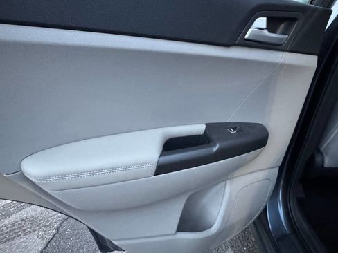 Used 2020 Kia Sportage LX image 21