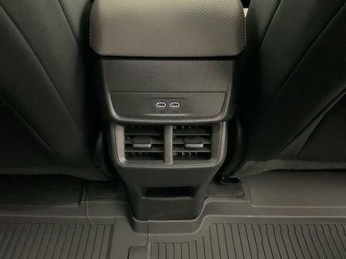 New 2026 Chevrolet Equinox LT w/ Convenience Package II AWD/4WD image 28