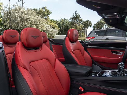 Used 2023 Bentley Continental GT Mulliner image 22