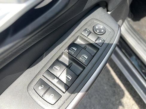 Used 2022 Jeep Cherokee Latitude Lux AWD/4WD image 12