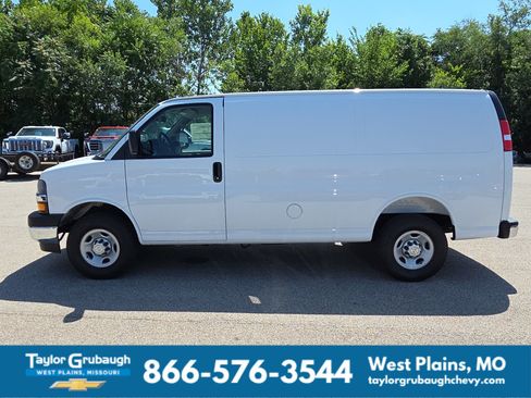 New 2026 Chevrolet Express 3500 w/ Driver Convenience Package RWD image 5