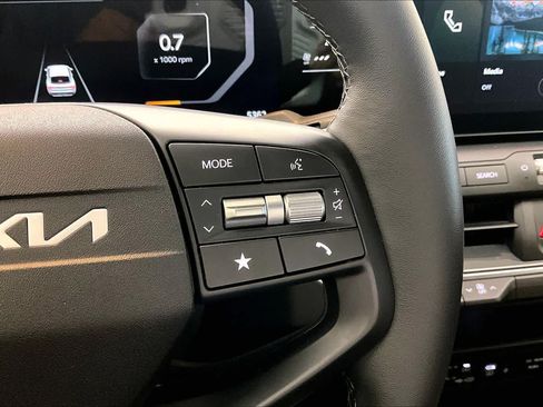 Used 2025 Kia K4 EX FWD image 23