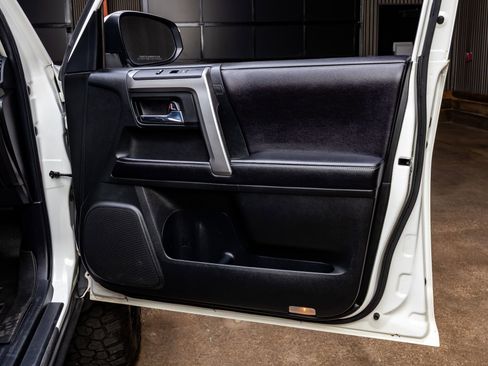 Used 2017 Toyota 4Runner TRD Off-Road Premium image 35