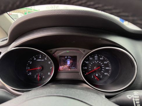 Used 2019 Kia Sedona EX image 17