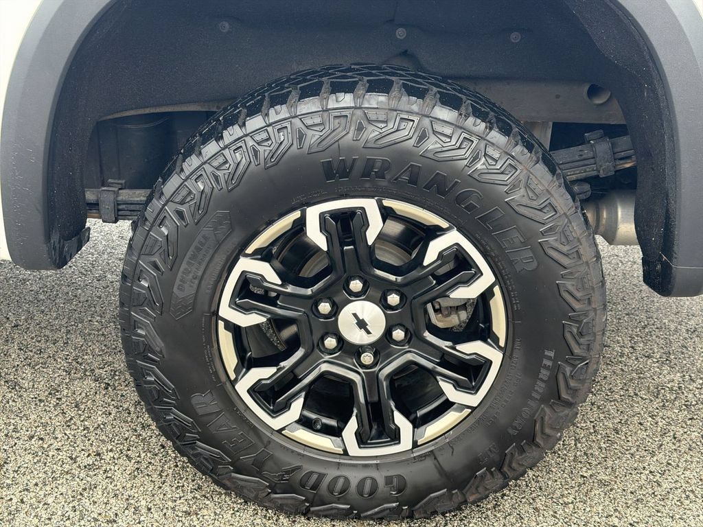 Used 2022 Chevrolet Silverado 1500 ZR2 w/ Technology Package AWD/4WD image 34