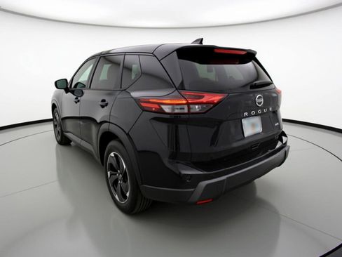 Used 2025 Nissan Rogue SV image 5