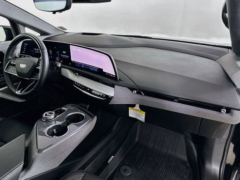 Used 2026 Cadillac Optiq Sport 2 w/ LPO, Floor Liner Package AWD/4WD image 35