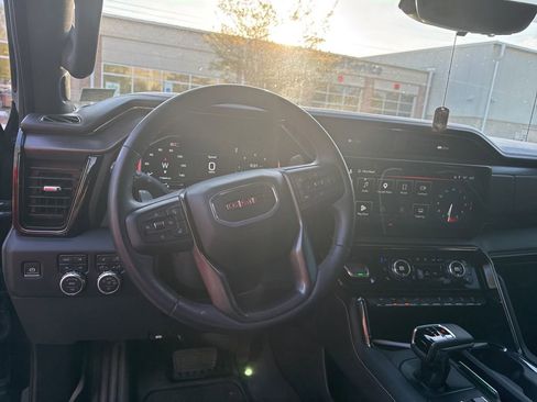 Used 2024 GMC Sierra 1500 AT4X image 10