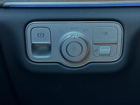 Used 2024 Mercedes-Benz GLS 450 4MATIC image 33