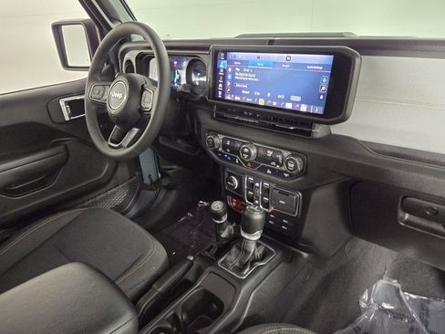 Certified 2025 Jeep Wrangler Willys image 30