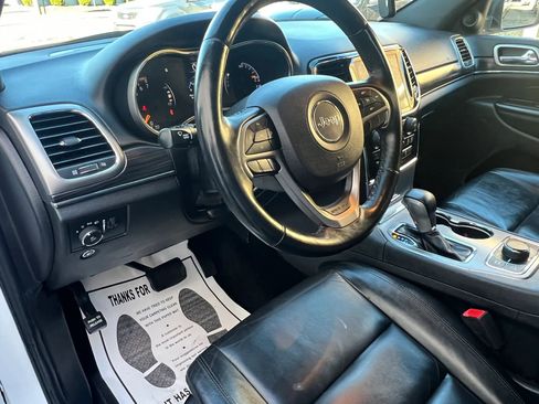 Used 2019 Jeep Grand Cherokee Limited image 15