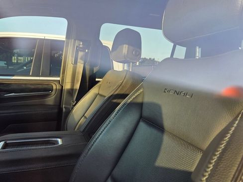 Used 2022 GMC Yukon XL Denali AWD/4WD image 5