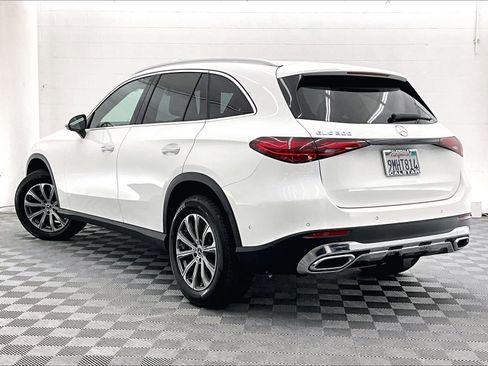 Certified 2024 Mercedes-Benz GLC 300 image 10