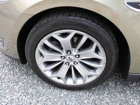 Used 2013 Ford Taurus Limited FWD image 26