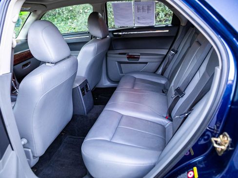 Used 2005 Chrysler 300 Touring image 27