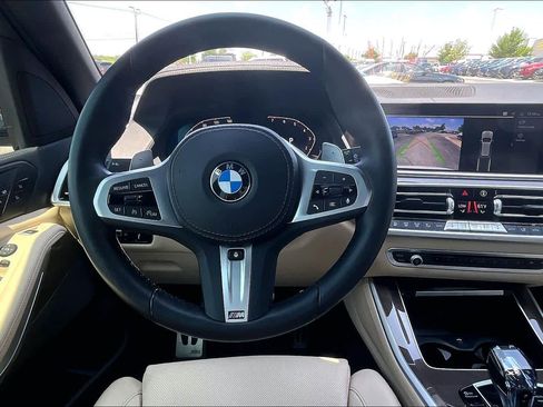 Used 2022 BMW X5 sDrive40i w/ M Sport Package RWD image 6