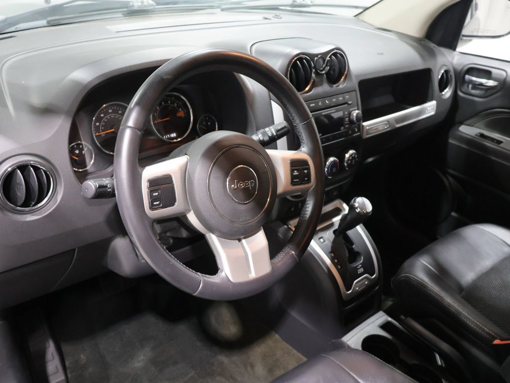 Used 2016 Jeep Compass Latitude AWD/4WD image 12