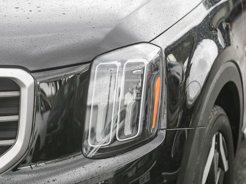 Used 2024 Kia Telluride S w/ S Sunroof Package image 6