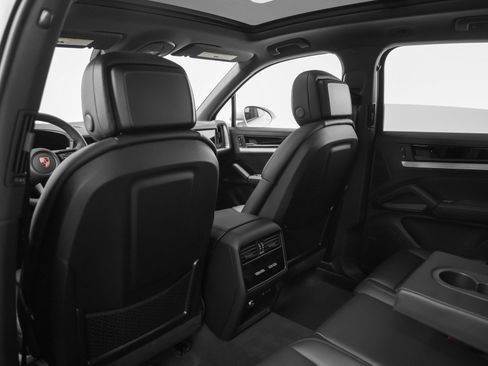New 2026 Porsche Cayenne image 44