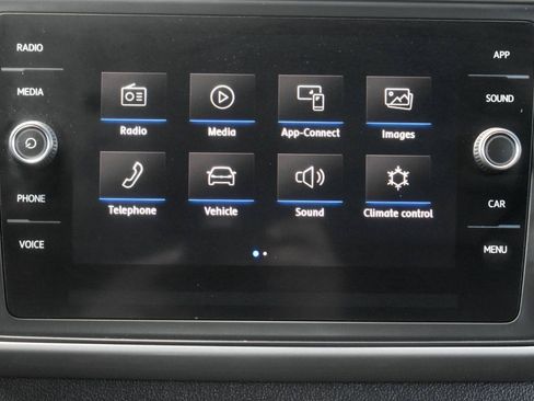 Used 2020 Volkswagen Atlas Cross Sport SE FWD image 20