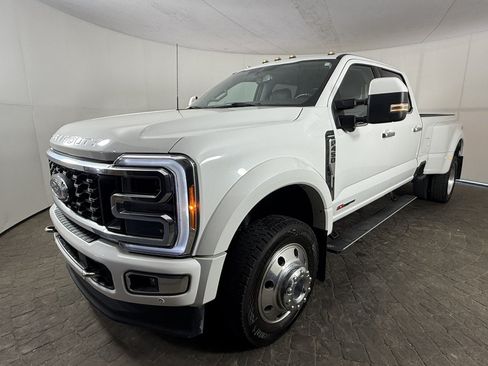 Certified 2023 Ford F450 Limited AWD/4WD image 3