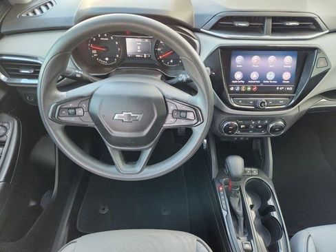 Used 2021 Chevrolet TrailBlazer LT w/ Convenience Package image 28