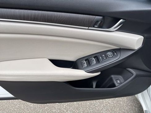 Used 2020 Honda Accord EX image 19