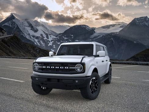 New 2026 Ford Bronco Outer Banks image 2