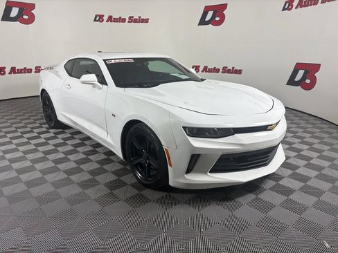 Used 2018 Chevrolet Camaro LT RWD image 8