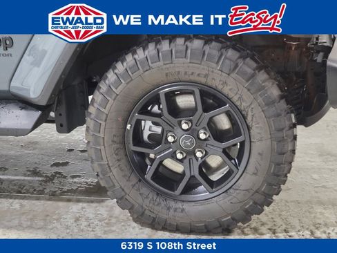 New 2025 Jeep Gladiator Sport image 15