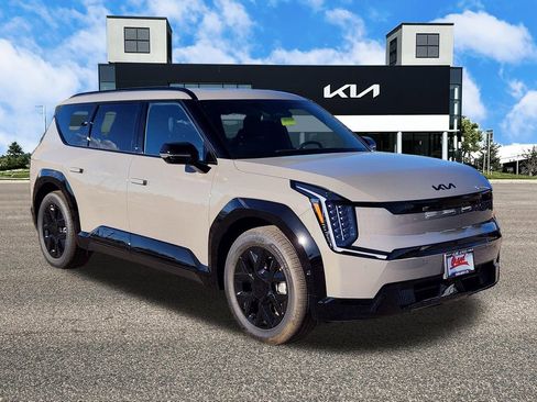 New 2026 Kia EV9 Land w/ Nightfall Edition Package image 2
