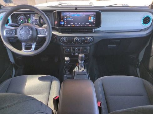Used 2024 Jeep Wrangler Unlimited Sahara AWD/4WD image 15
