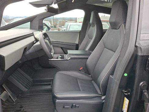 Used 2025 Tesla Cybertruck AWD Crew Cab image 11