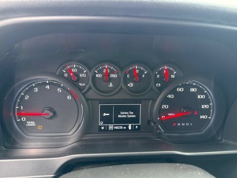 Used 2019 Chevrolet Silverado 1500 Custom w/ Custom Value Package AWD/4WD image 18