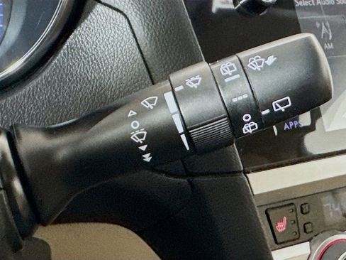 Used 2017 Subaru Outback 2.5i Premium image 13