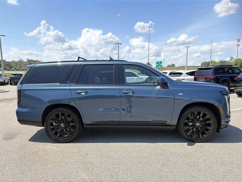 Used 2025 Cadillac Escalade Sport Platinum w/ LPO, ONYX Package AWD/4WD image 6