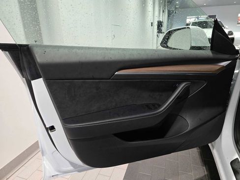 Used 2022 Tesla Model 3 image 25