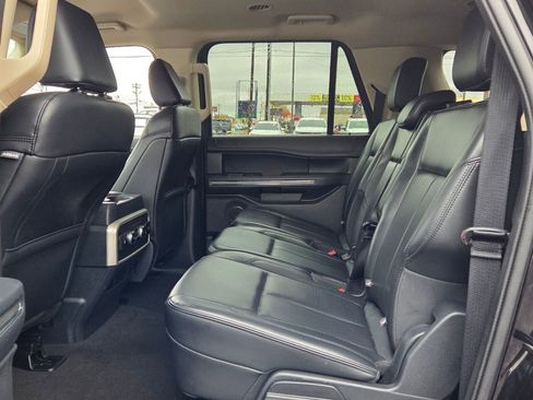 Used 2024 Ford Expedition Max XLT image 6