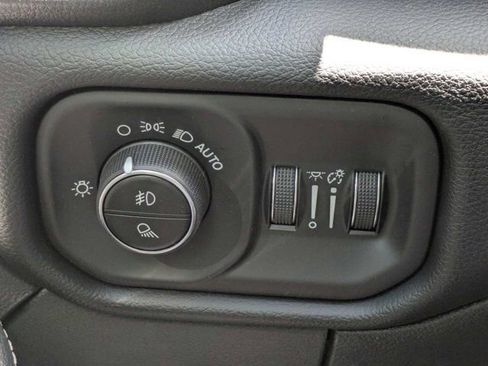 New 2026 RAM 2500 Laramie AWD/4WD image 22