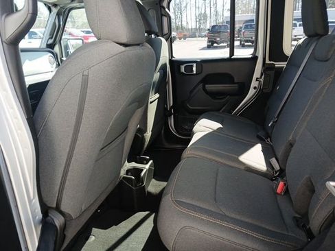 Used 2024 Jeep Wrangler Sport S image 19